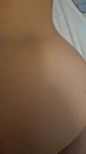 无套后入丰臀小母狗微露脸